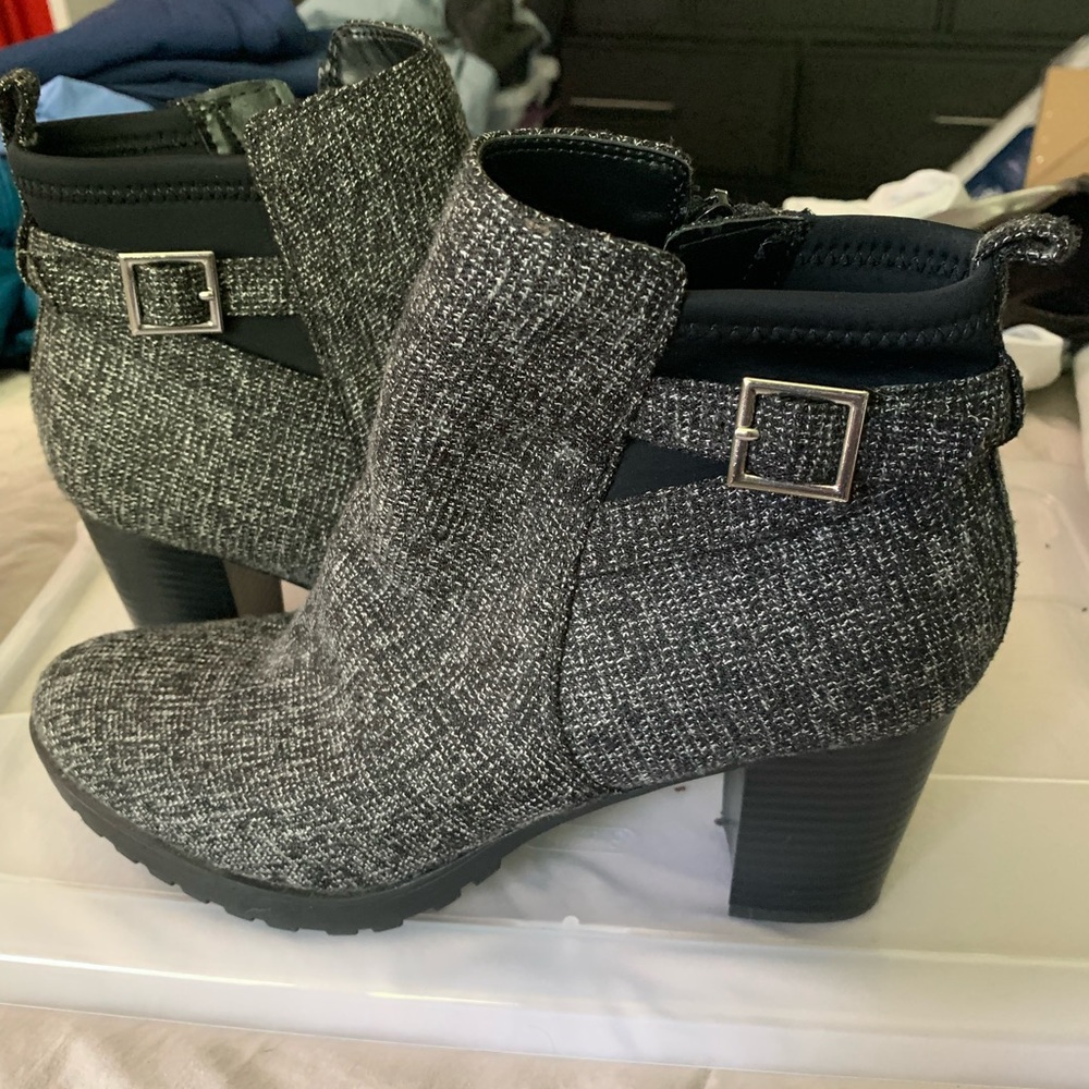 Size 9 Kelly & Katie Booties